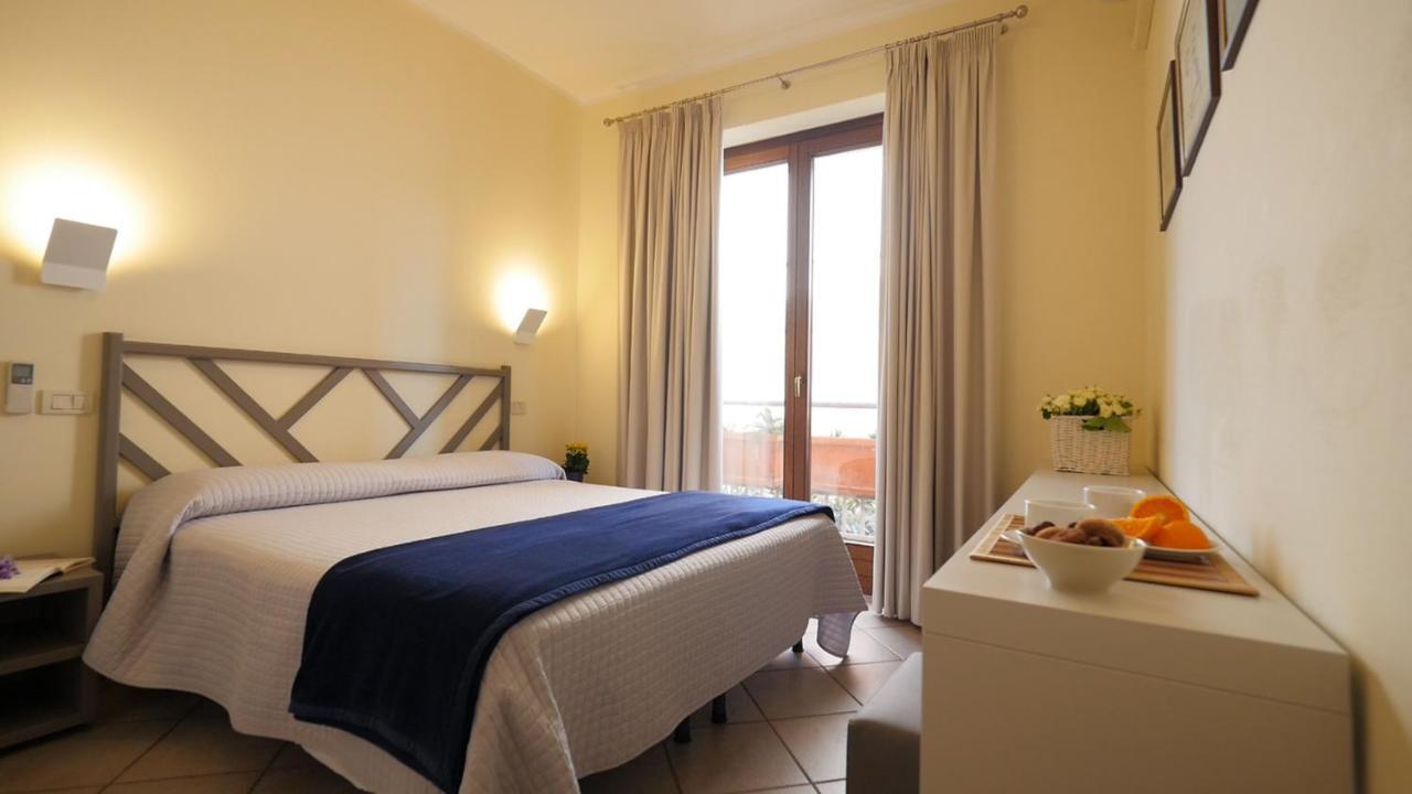 קסטליונה דלה פסקאיה Residenza Turistico Alberghiera Corallo מראה חיצוני תמונה